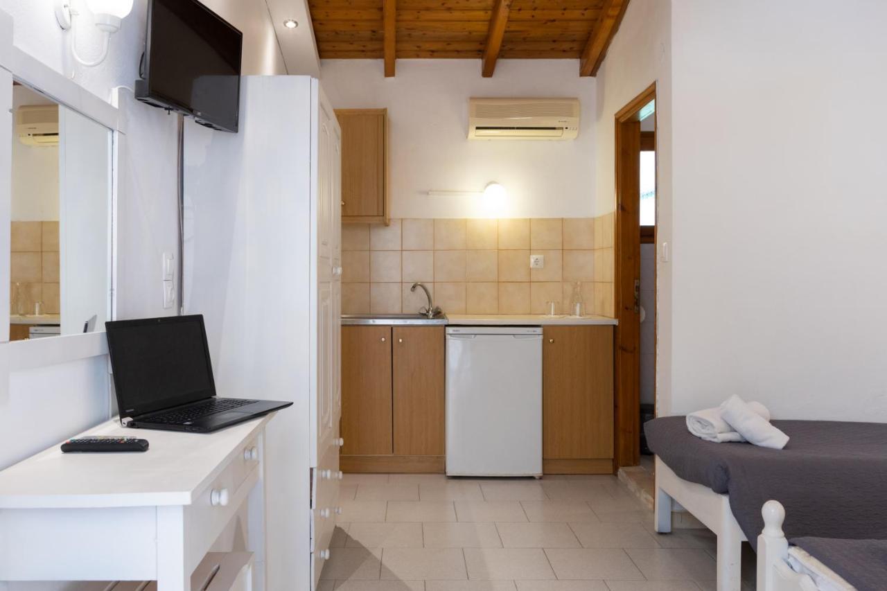 Wilde Rose Hotel Dassia  Ngoại thất bức ảnh