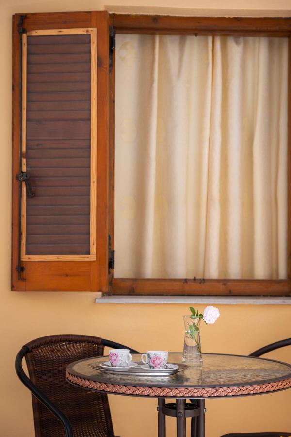 Wilde Rose Hotel Dassia  Ngoại thất bức ảnh
